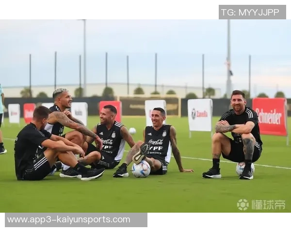 阿根廷国家队在迈阿密集训梅西已与球队汇合积极备战 阿根廷国家队在迈阿密集训梅西已与球队汇合积极备战