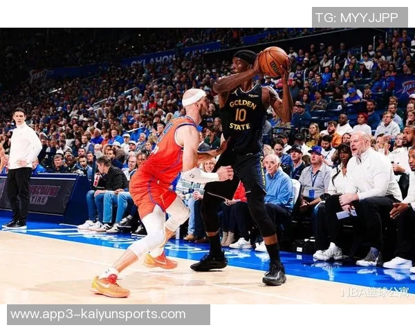 克尼佩尔半场表现惊艳6中4三分球3记轻松拿下11分2篮板1助攻 克尼佩尔半场表现惊艳6中4三分球3记轻松拿下11分2篮板1助攻