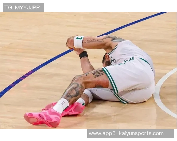 塔图姆分享惊艳扣篮视频引发热议鞋子成关键因素引发讨论 塔图姆分享惊艳扣篮视频引发热议鞋子成关键因素引发讨论