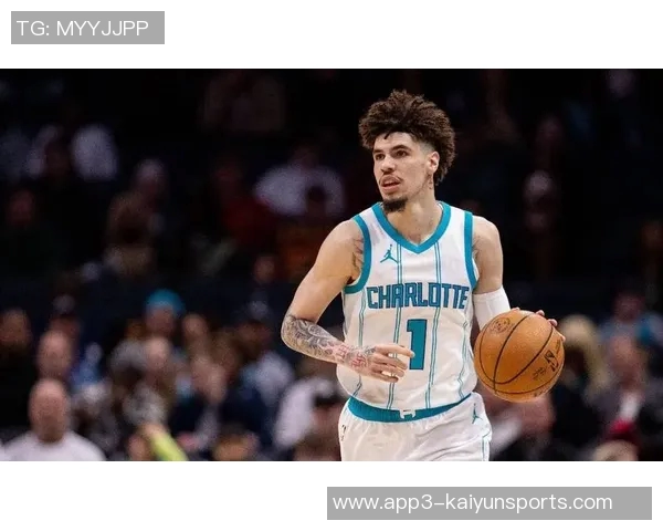 斯玛特称赞拉梅洛鲍尔高中时代就展现出疯狂投篮能力